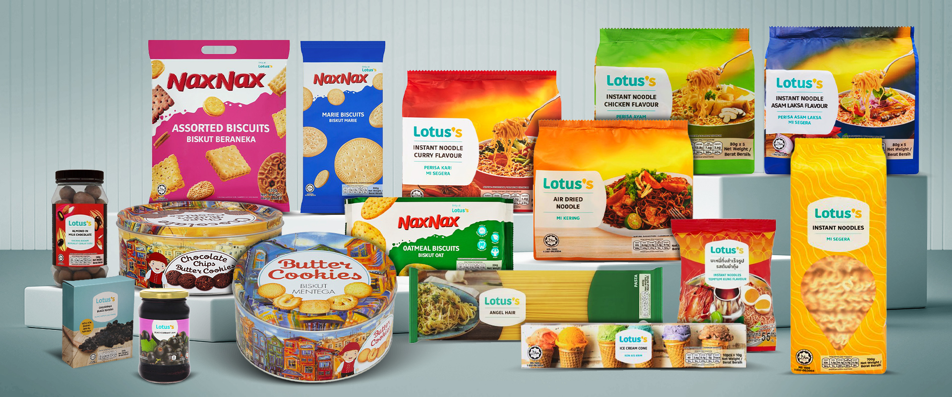 White simple cube empty product stage 3d background of blank space scene template platform display or modern wall interior backdrop podium and geometric studio show room on presentation showing stand.